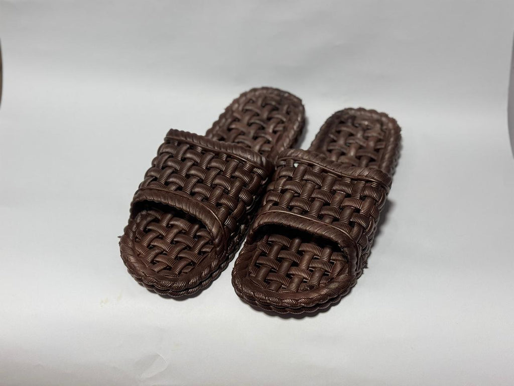 Men’s Everyday Comfort Plastic Slippers – Lightweight | Durable | Easy Wear